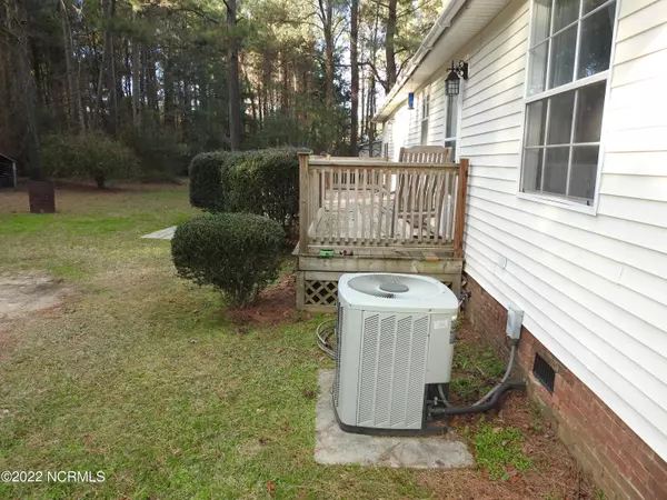 Snow Hill, NC 28580,94 Corey TRL