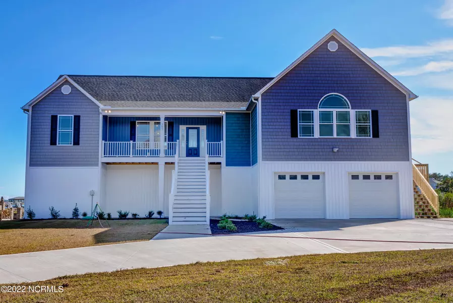 207 Topsail Watch DR, Hampstead, NC 28443