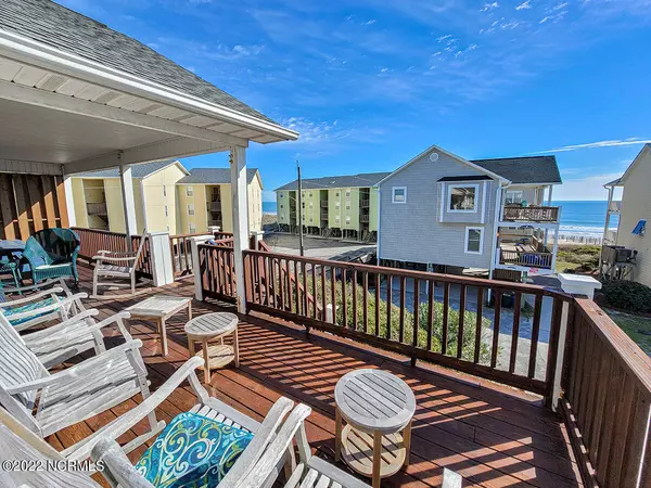 Surf City, NC 28445,828 N Topsail Drive