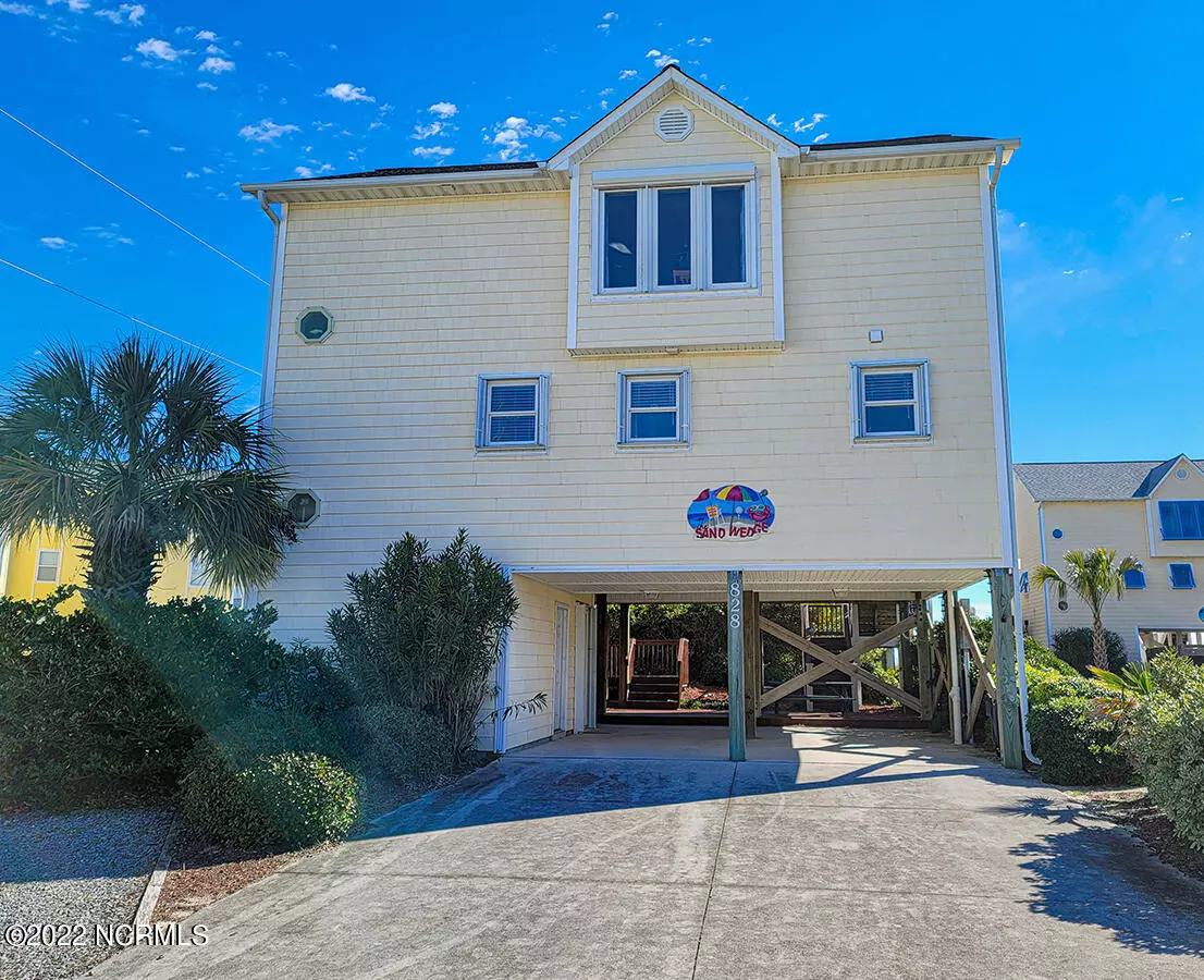 Surf City, NC 28445,828 N Topsail Drive