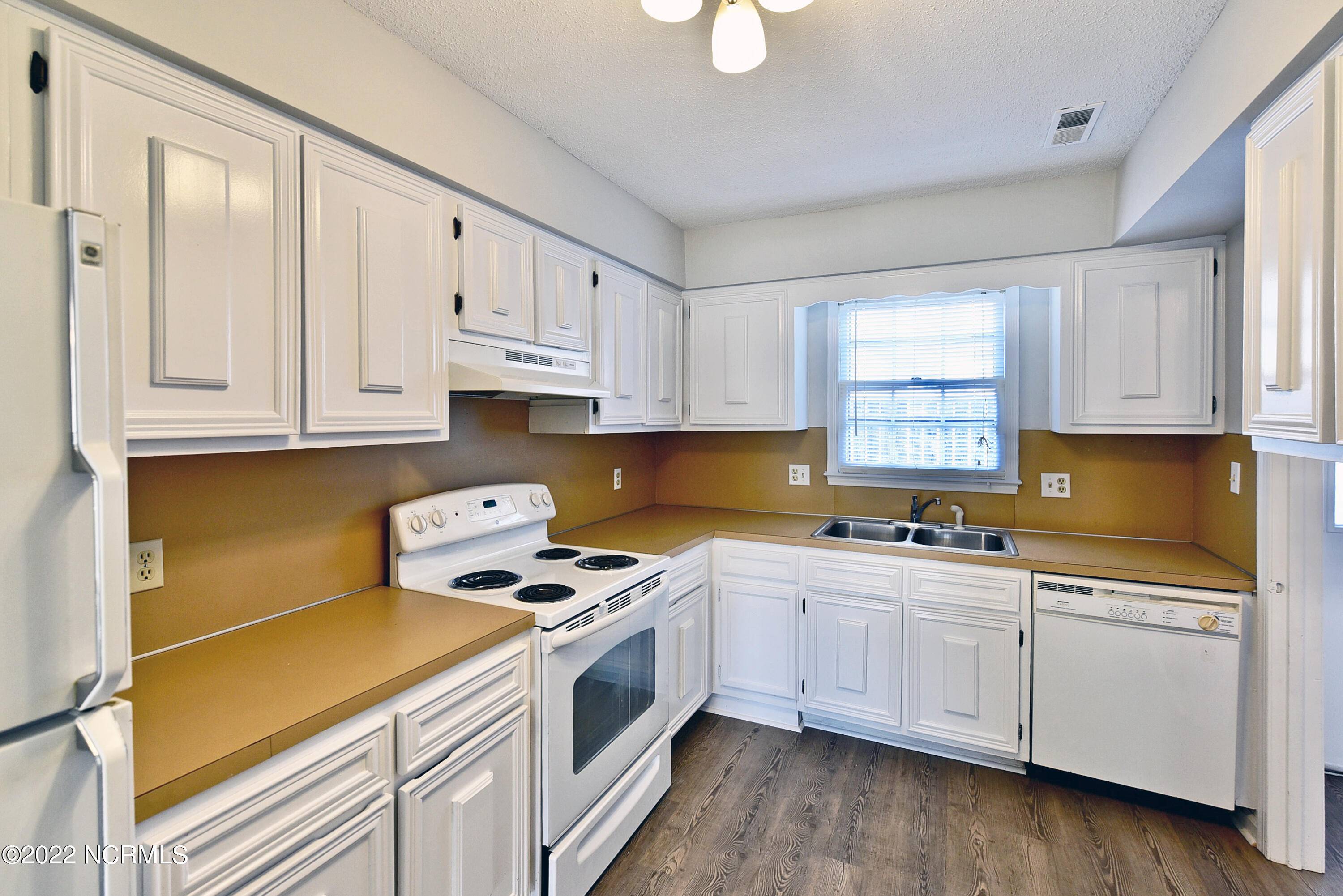 Greenville, NC 27858,29 Scott ST