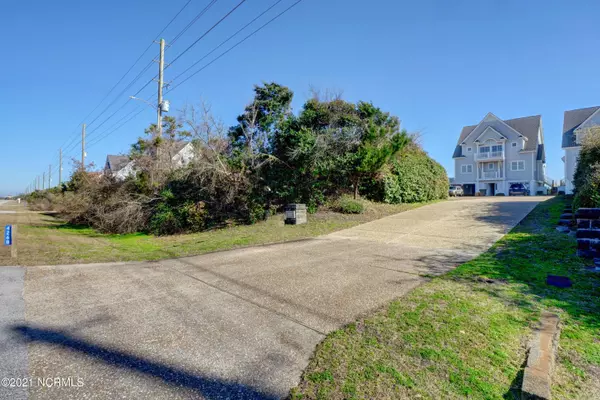 North Topsail Beach, NC 28460,4270 Island DR