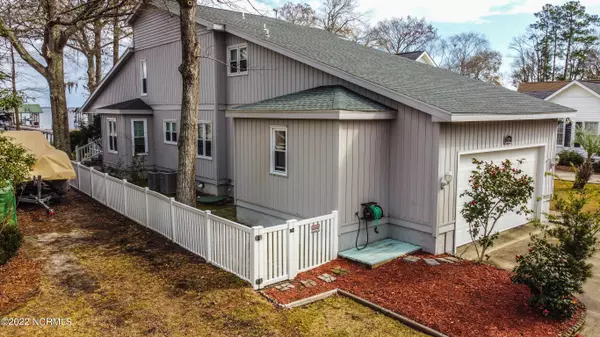 2555 Waccamaw Shores Road, Lake Waccamaw, NC 28450