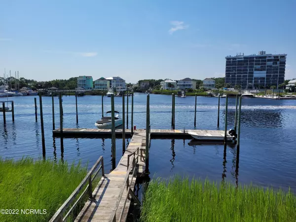 Carolina Beach, NC 28428,709 Canal #B1