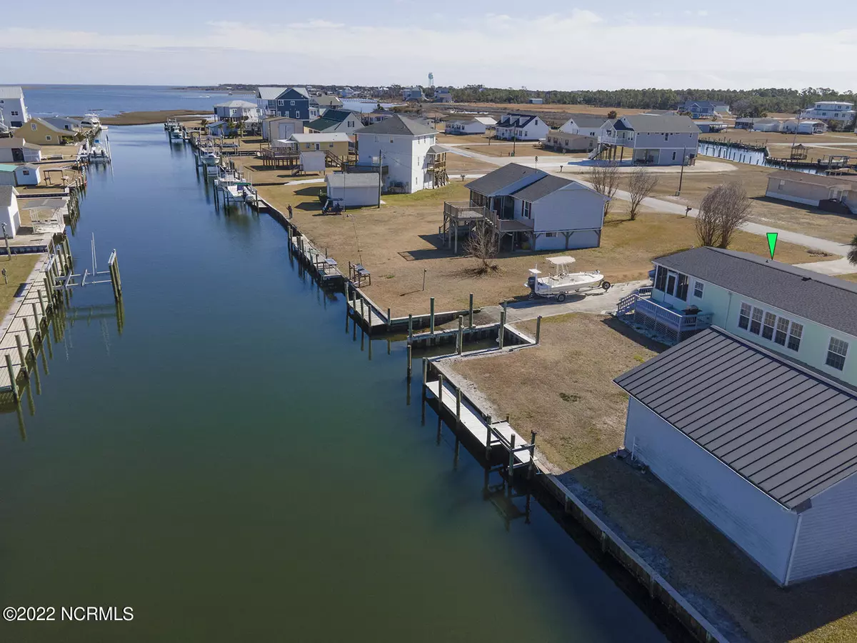 Harkers Island, NC 28531,135 Jennifer DR