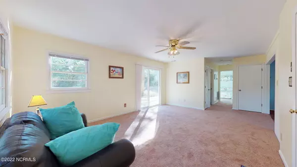 Pine Knoll Shores, NC 28512,105 Holly Road