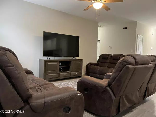 Rose Hill, NC 28458,120 Lacarol ST