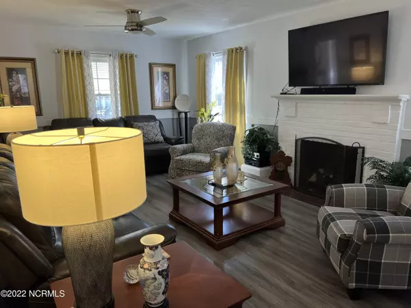 Williamston, NC 27892,410 Warren ST