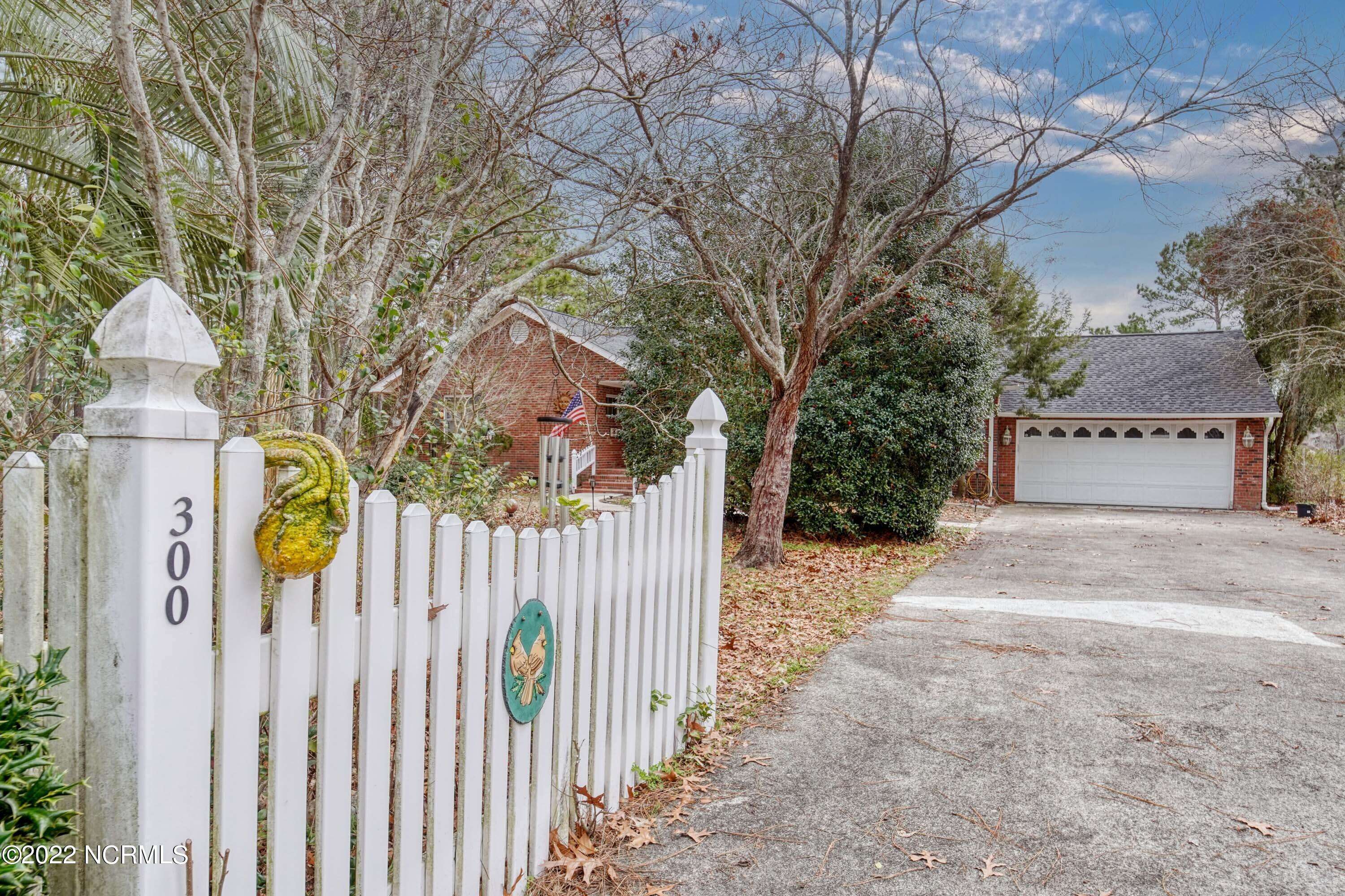 Southport, NC 28461,300 N Shore DR
