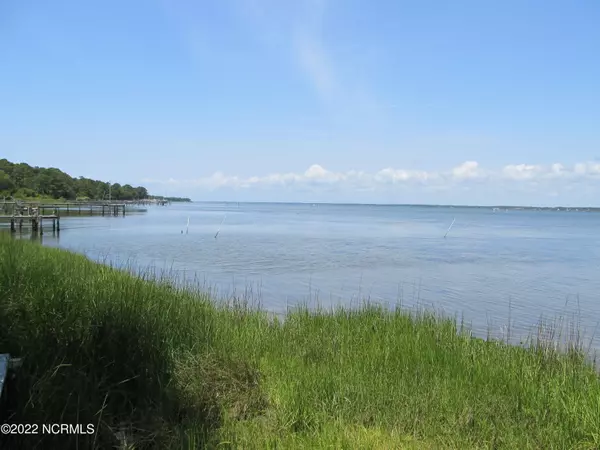 Pine Knoll Shores, NC 28512,134 Loblolly DR