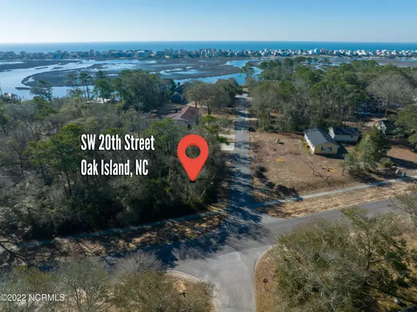 12 W Oak Island Dr/Sw 20th St, Oak Island, NC 28465