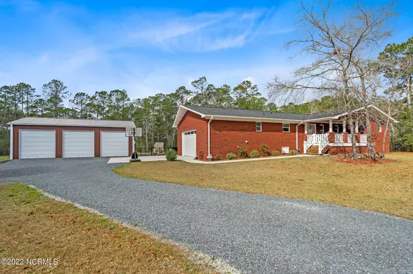 102 Fox Run DR, Hampstead, NC 28443