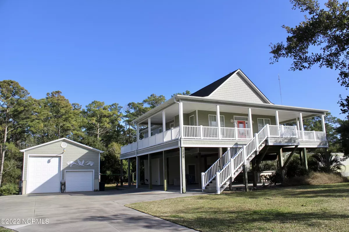 Harkers Island, NC 28531,234 Sheldon RD
