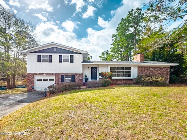 6300 Greenville Sound Road, Wilmington, NC 28409