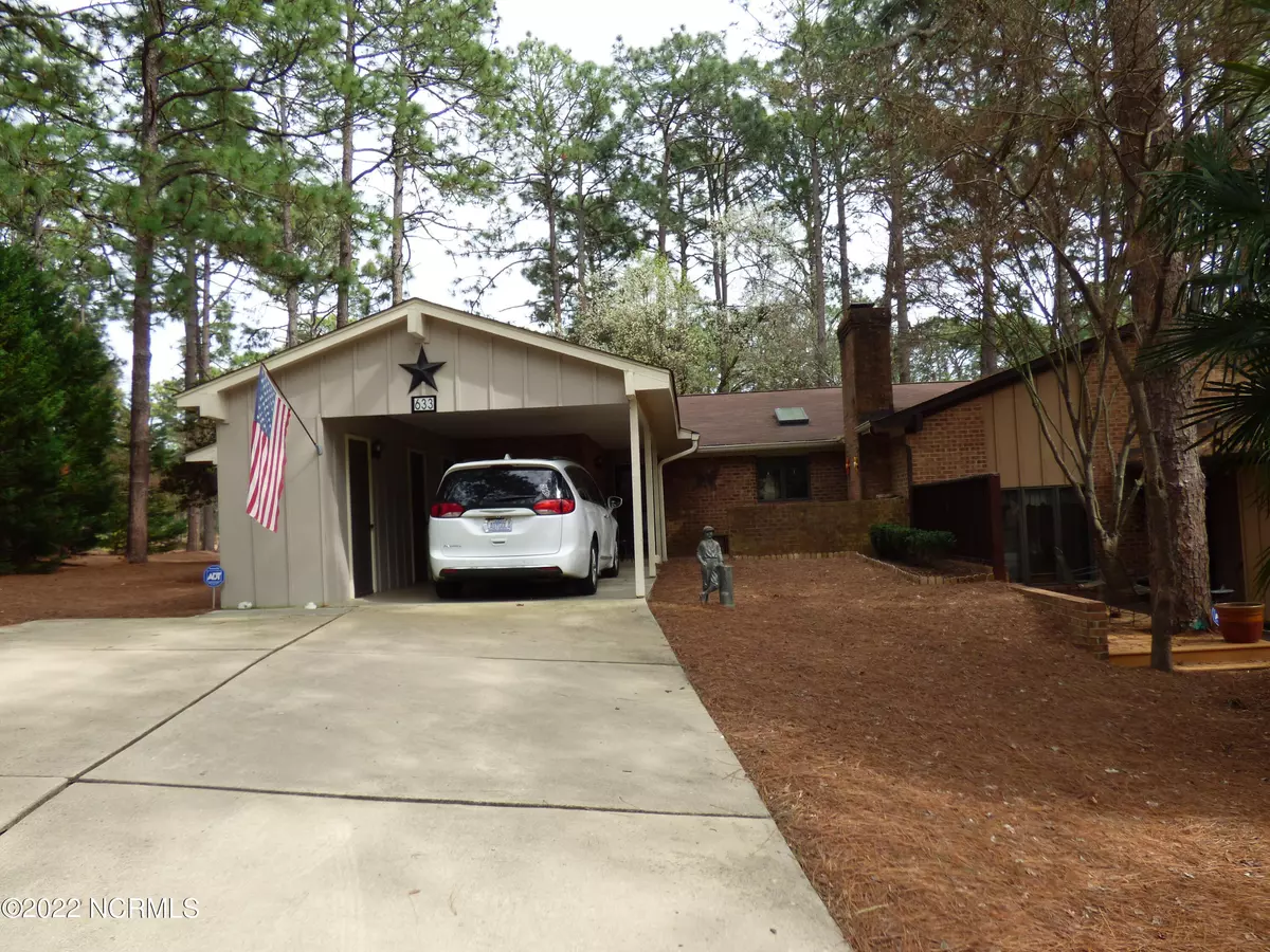 Southern Pines, NC 28387,633 Redwood DR