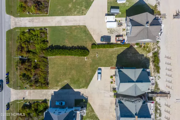 North Topsail Beach, NC 28460,4300 Island DR