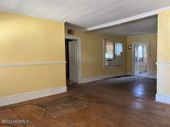 Rose Hill, NC 28458,406 E Church ST