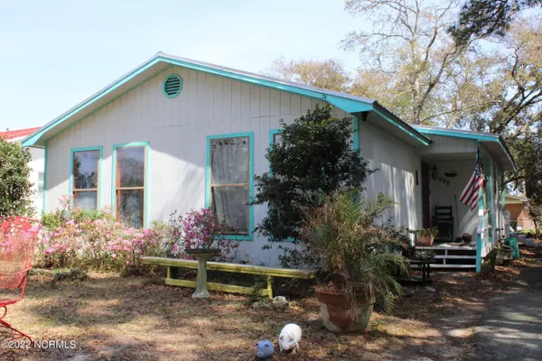 236 NE 62nd ST, Oak Island, NC 28465