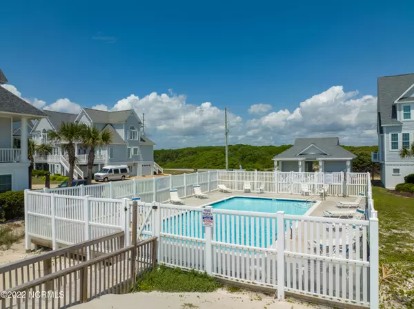 North Topsail Beach, NC 28460,4270 Island DR