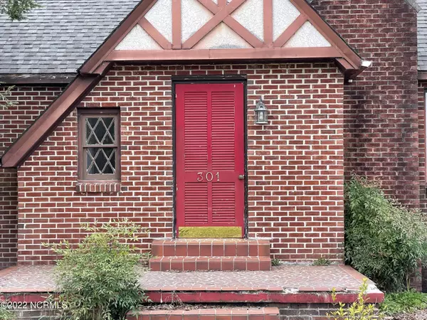 301 W Harper ST, Snow Hill, NC 28580