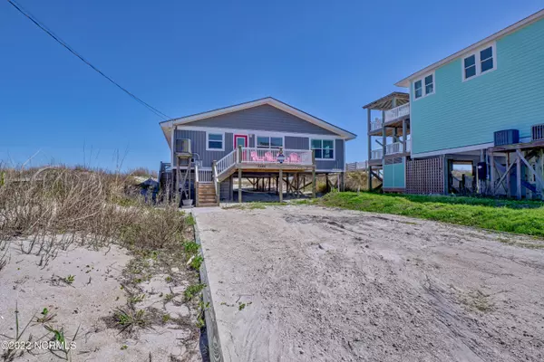 Topsail Beach, NC 28445,1401 Ocean Boulevard