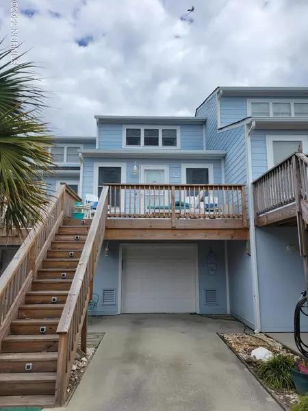 32 Bermuda Landing Place, North Topsail Beach, NC 28460