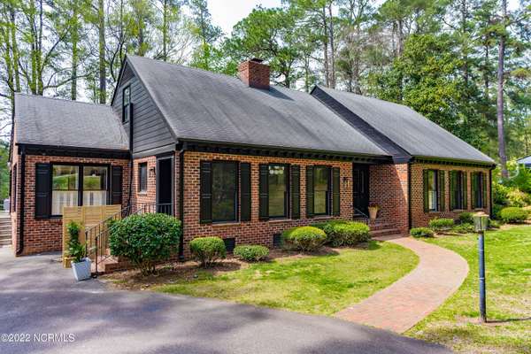 800 Barber RD, Southern Pines, NC 28387