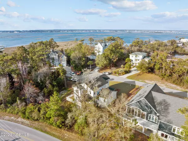 Emerald Isle, NC 28594,9811 Clarendon Drive