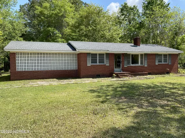 1276 Penderlea HWY, Burgaw, NC 28425