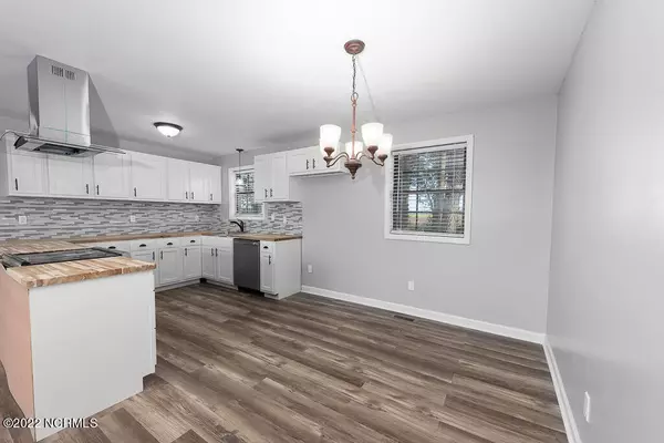 Arapahoe, NC 28510,7383 Kershaw RD