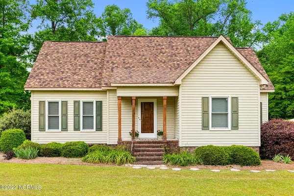976 Contentnea LN, Grifton, NC 28530