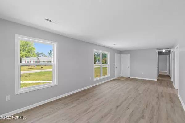 Hubert, NC 28539,79 Crown Point RD