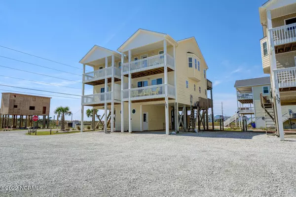 North Topsail Beach, NC 28460,105 Volusia DR