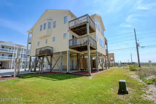 North Topsail Beach, NC 28460,105 Volusia DR