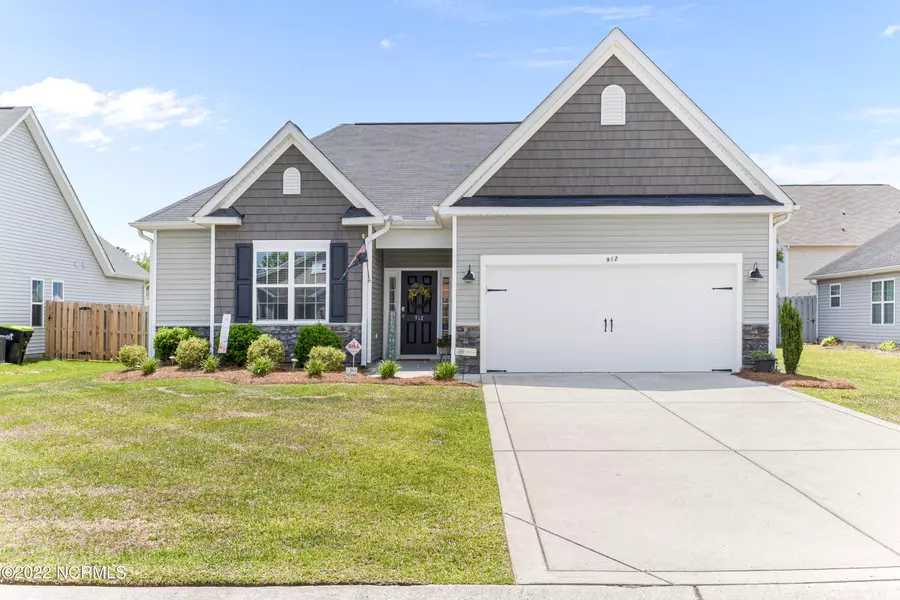 912 Rolling Pines Loop Road NE, Leland, NC 28451