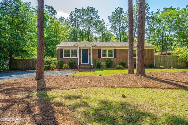 515 N Saylor ST, Southern Pines, NC 28387