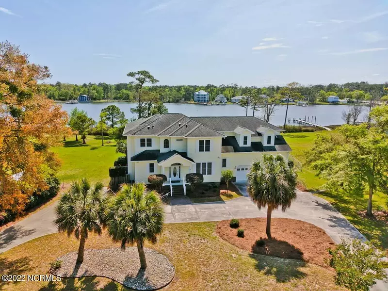 166 Pelican DR, Newport, NC 28570