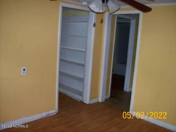 Beulaville, NC 28518,210 E Broad ST