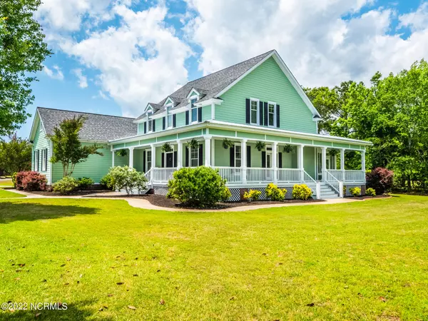 204 W Promenade LN, Hampstead, NC 28443