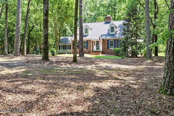 125 James Creek RD, Southern Pines, NC 28387