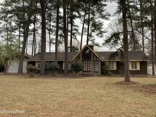 6381 River RD, Washington, NC 27889