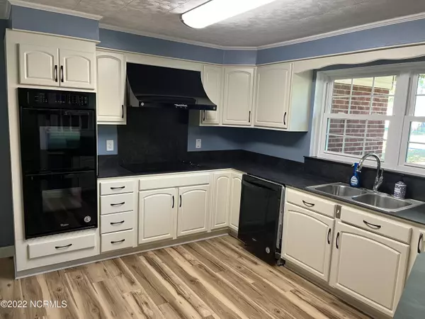 Whiteville, NC 28472,413 N Franklin ST