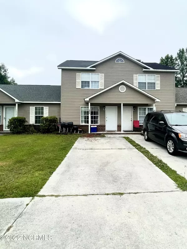 1996 W Brandymill LN, Jacksonville, NC 28546