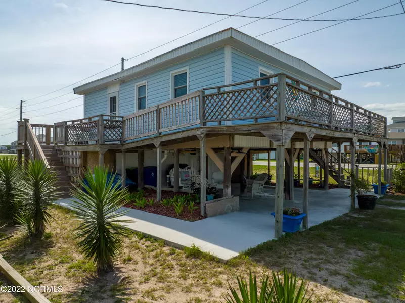 7400 9th Avenue, North Topsail Beach, NC 28460