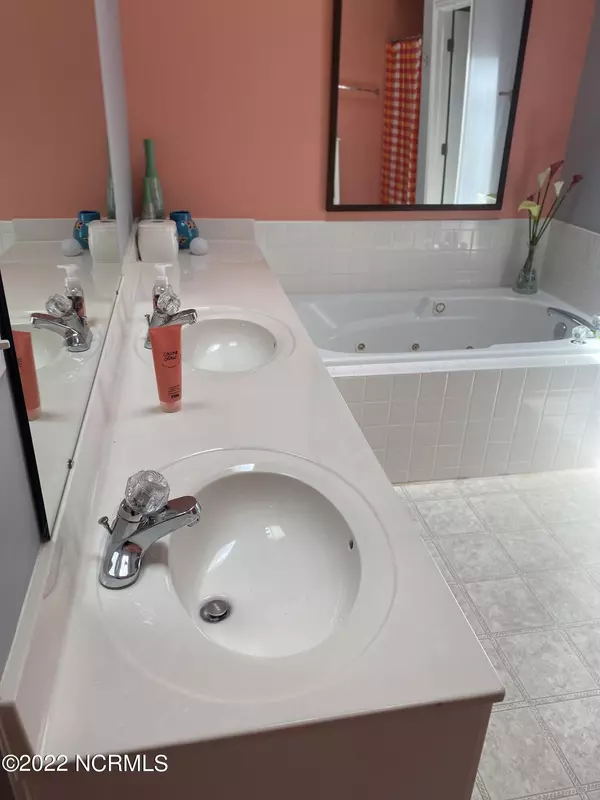 Greenville, NC 27858,1100 Turtle Creek RD #F