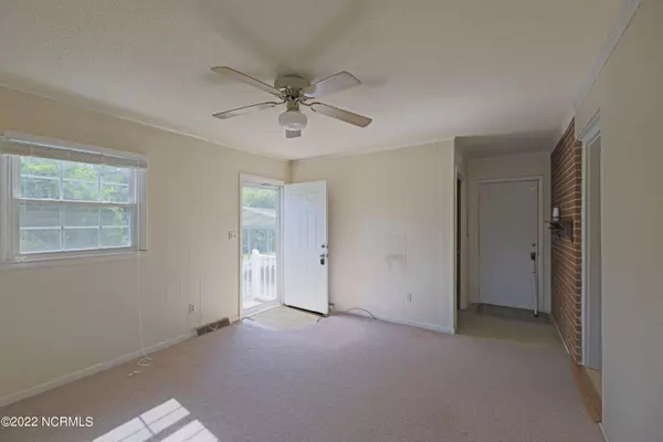 Rose Hill, NC 28458,1650 W Charity RD