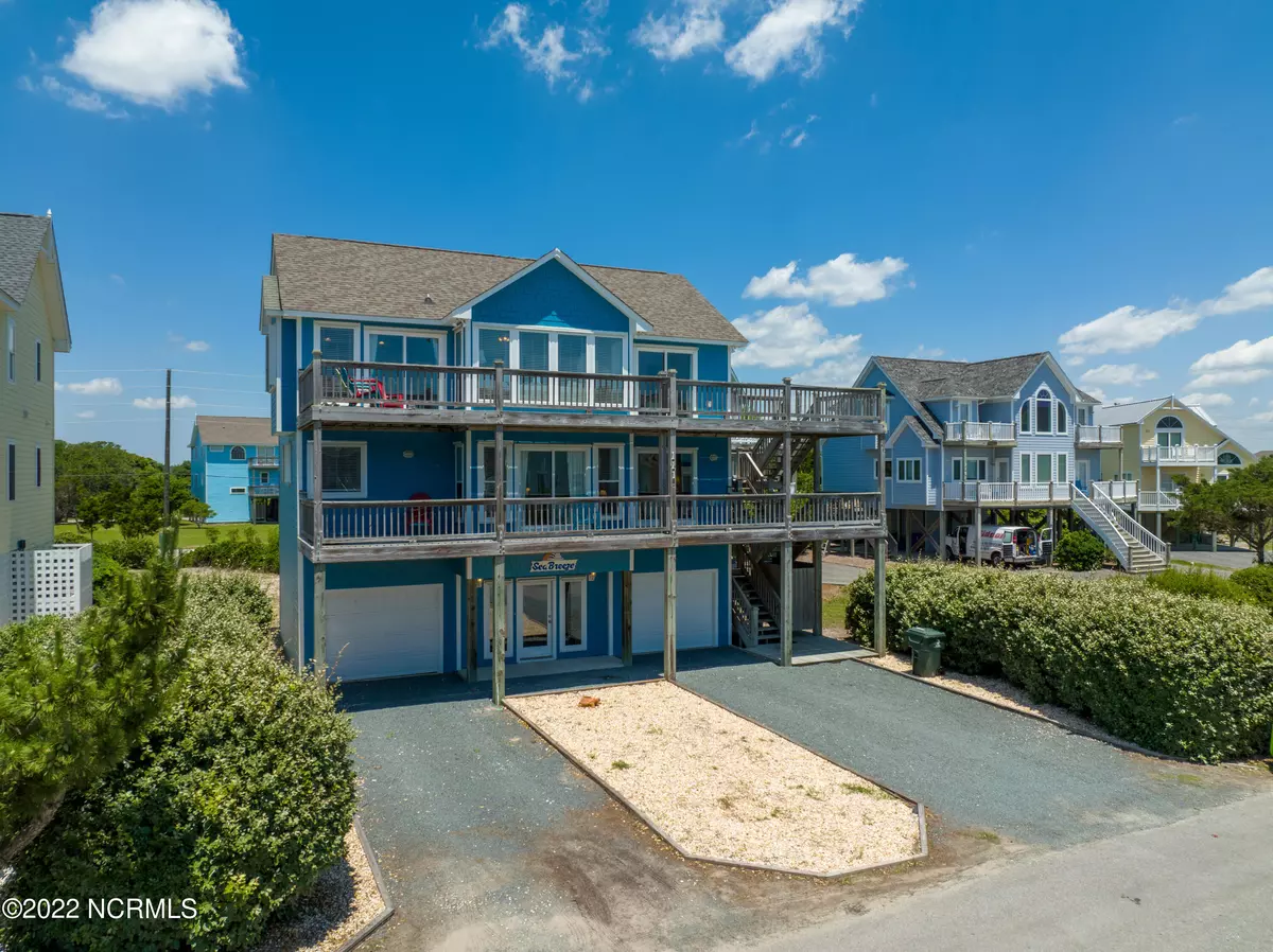 North Topsail Beach, NC 28460,111 N Permuda Wynd Drive