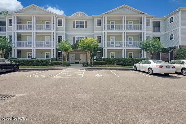 215 Valencia CT #Unit 104, Wilmington, NC 28412