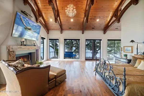 Morehead City, NC 28557,4103 Sound DR