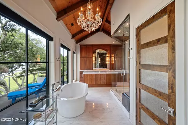 Morehead City, NC 28557,4103 Sound DR